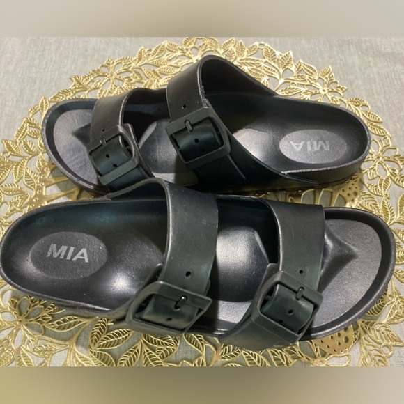MIA Shoes - 🔥🔥🔥MIA Black Open Toed Arch Support Waterproof Buckled Sandals